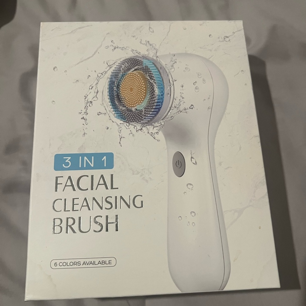 NIB 3-in-1 facial cleansing brush